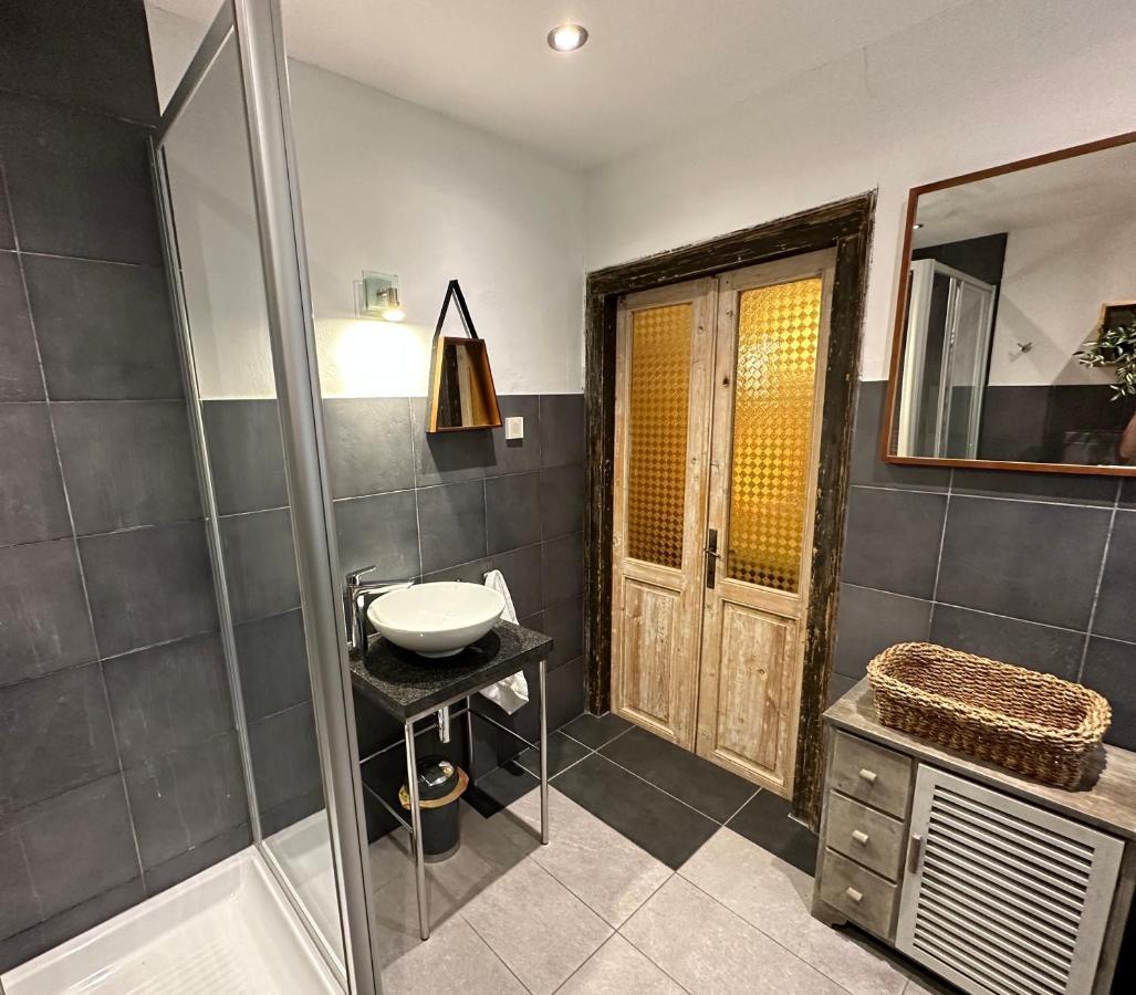 5C Luxury Apartment Ровин Екстериор снимка