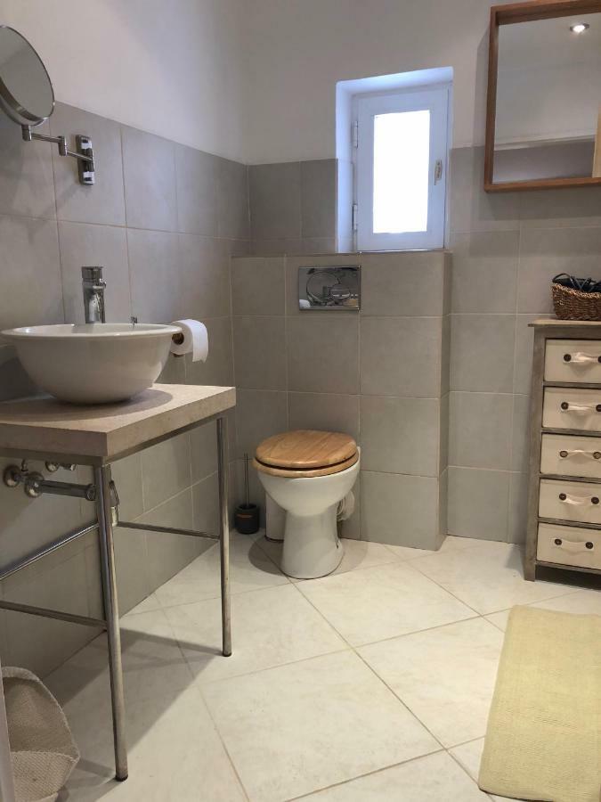 5C Luxury Apartment Ровин Екстериор снимка